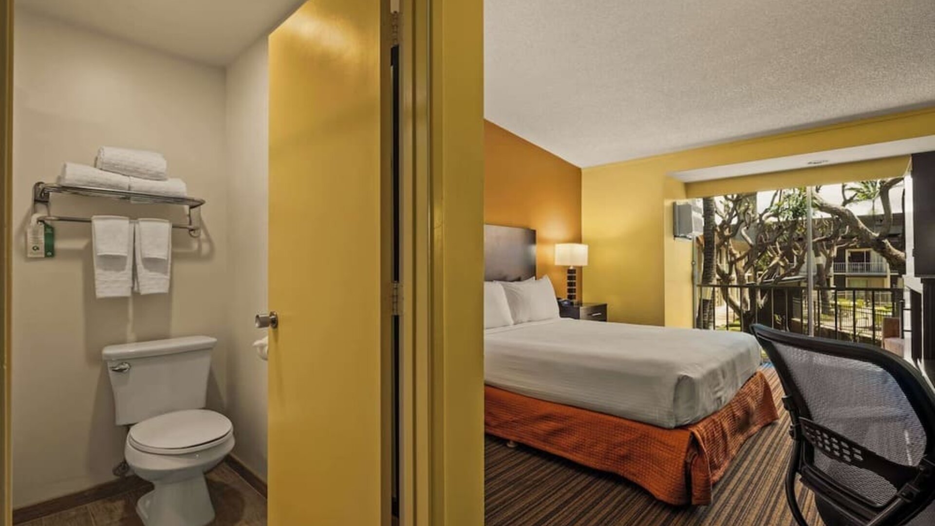Day room at Best Western The Plaza Hotel Honolulu Airport.