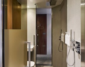 Bathroom at Four Points Flex By Sheraton Birmingham Jewellery Quarter.