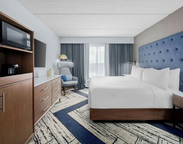 Day room at Four Points By Sheraton College Park Atlanta Airport.