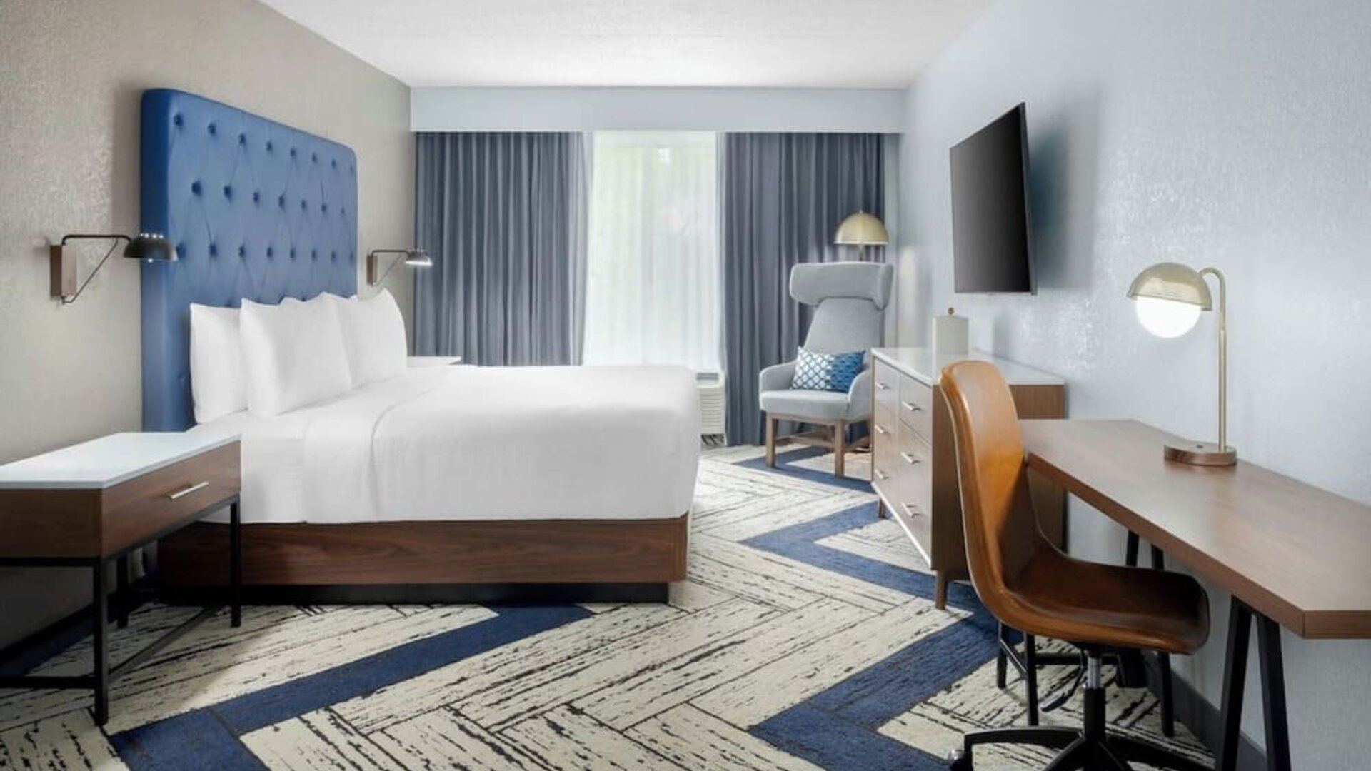 Day room at Four Points By Sheraton College Park Atlanta Airport.
