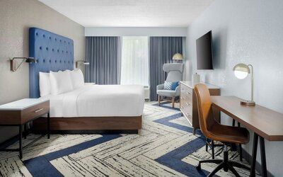 Day room at Four Points By Sheraton College Park Atlanta Airport.