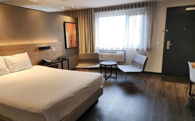 Day room at Ramada Laval By Wyndham.