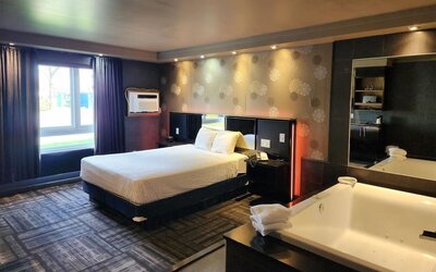 Day room at Ramada Laval By Wyndham.