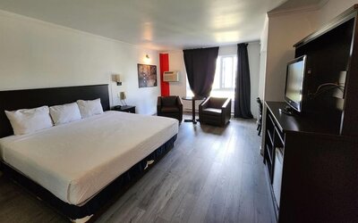 Day room at Ramada Laval By Wyndham.