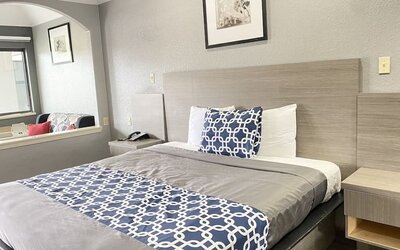 Day room at Island Suites Hobby Airport.