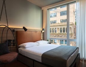 Day room at at Moxy NYC Downtown.