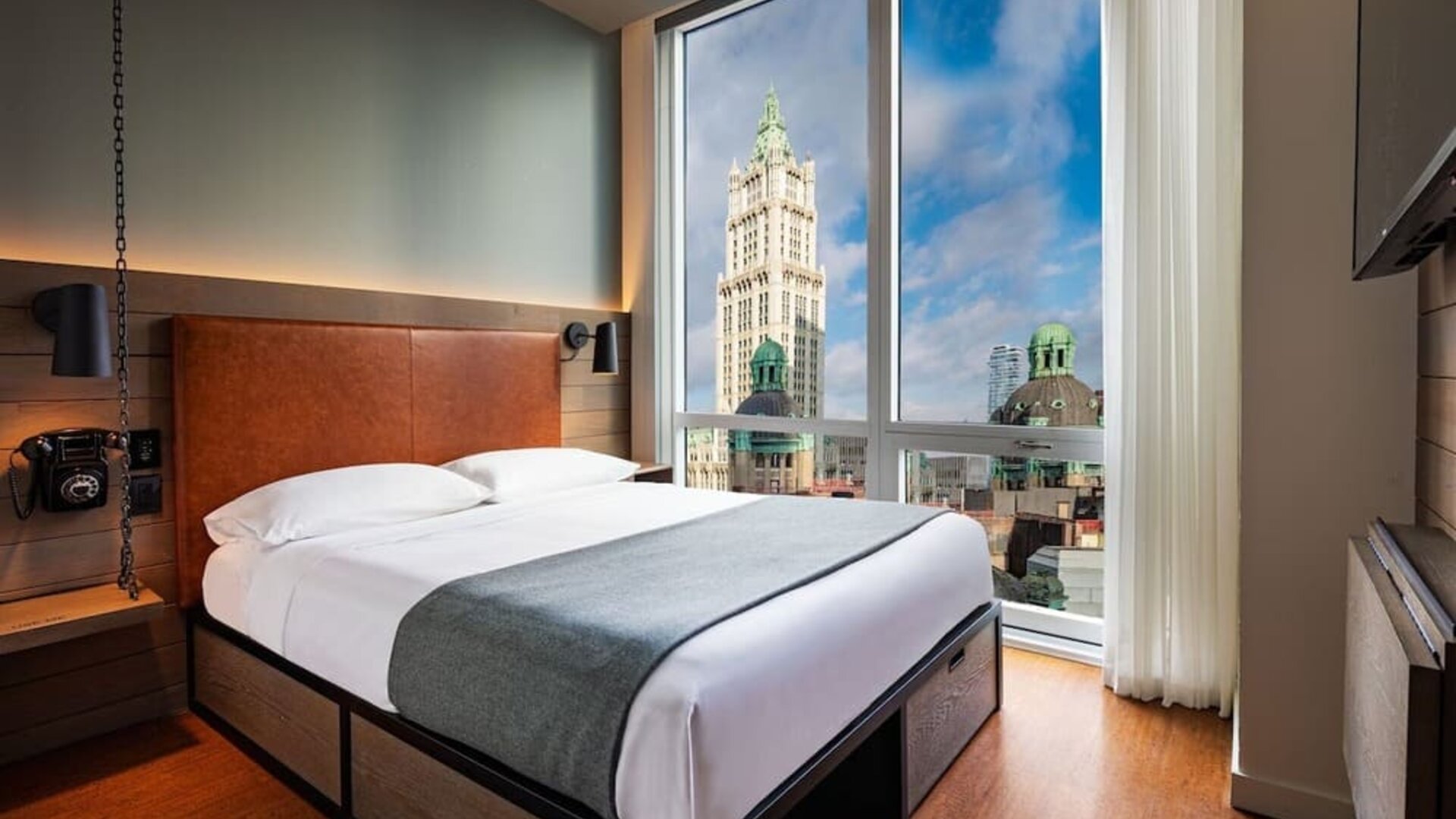 Day room at at Moxy NYC Downtown.