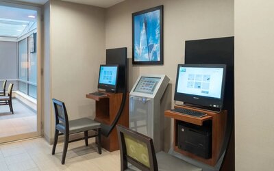 Work station at Holiday Inn Express Wall Street.