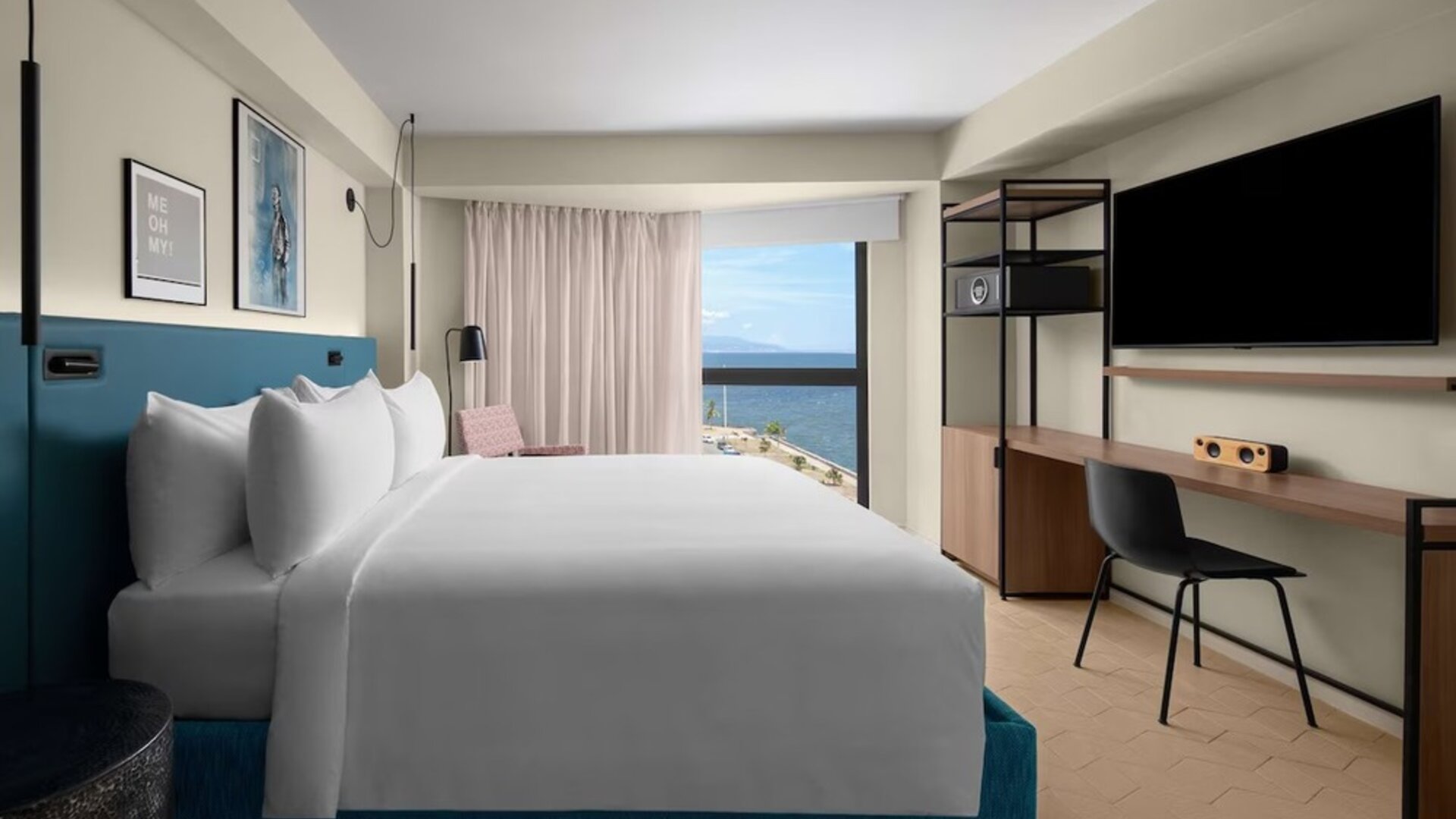 Day room at ROK Hotel Kingston, Tapestry Collection By Hilton.