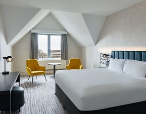 Day room with natural light at Leonardo Hotel Dublin Christchurch.