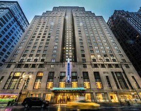 Exterior of New Yorker by Lotte Hotels