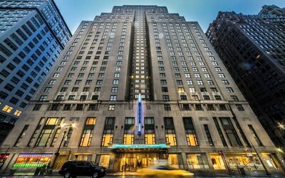 Exterior of New Yorker by Lotte Hotels