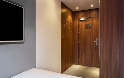 Day room at Four Points Flex By Sheraton Birmingham Jewellery Quarter.