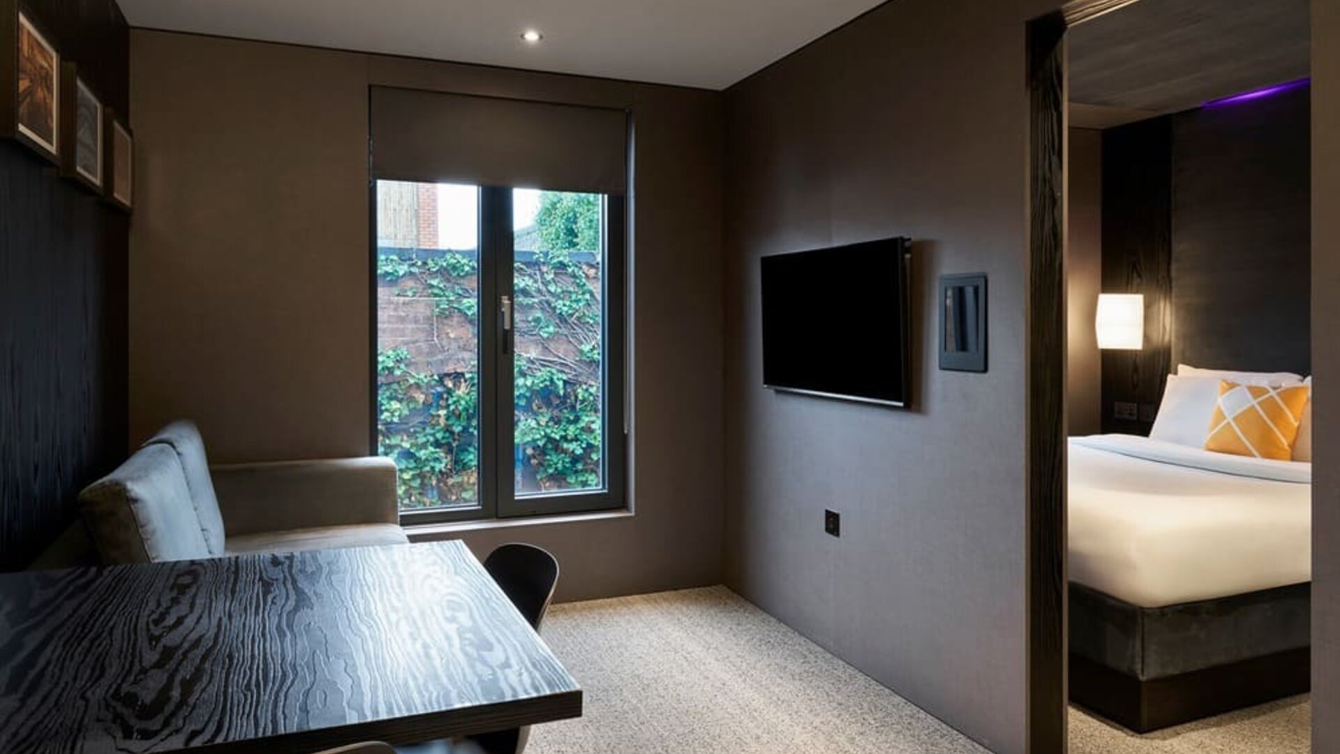 Day room at Four Points Flex By Sheraton Birmingham Jewellery Quarter.