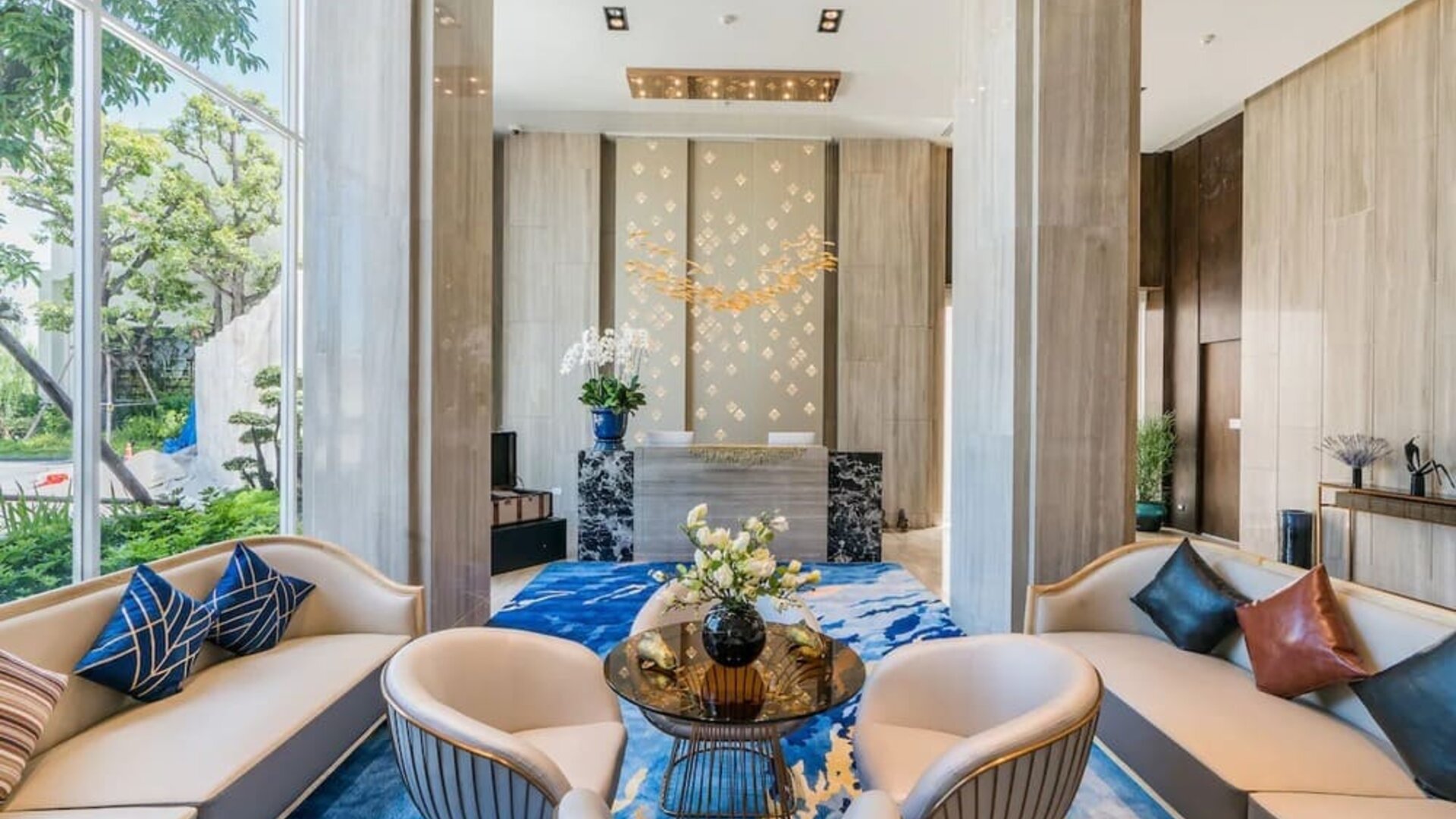 Business center with comfortable seating at Divalux Resort & Spa Bangkok Suvarnabhumi Airport.