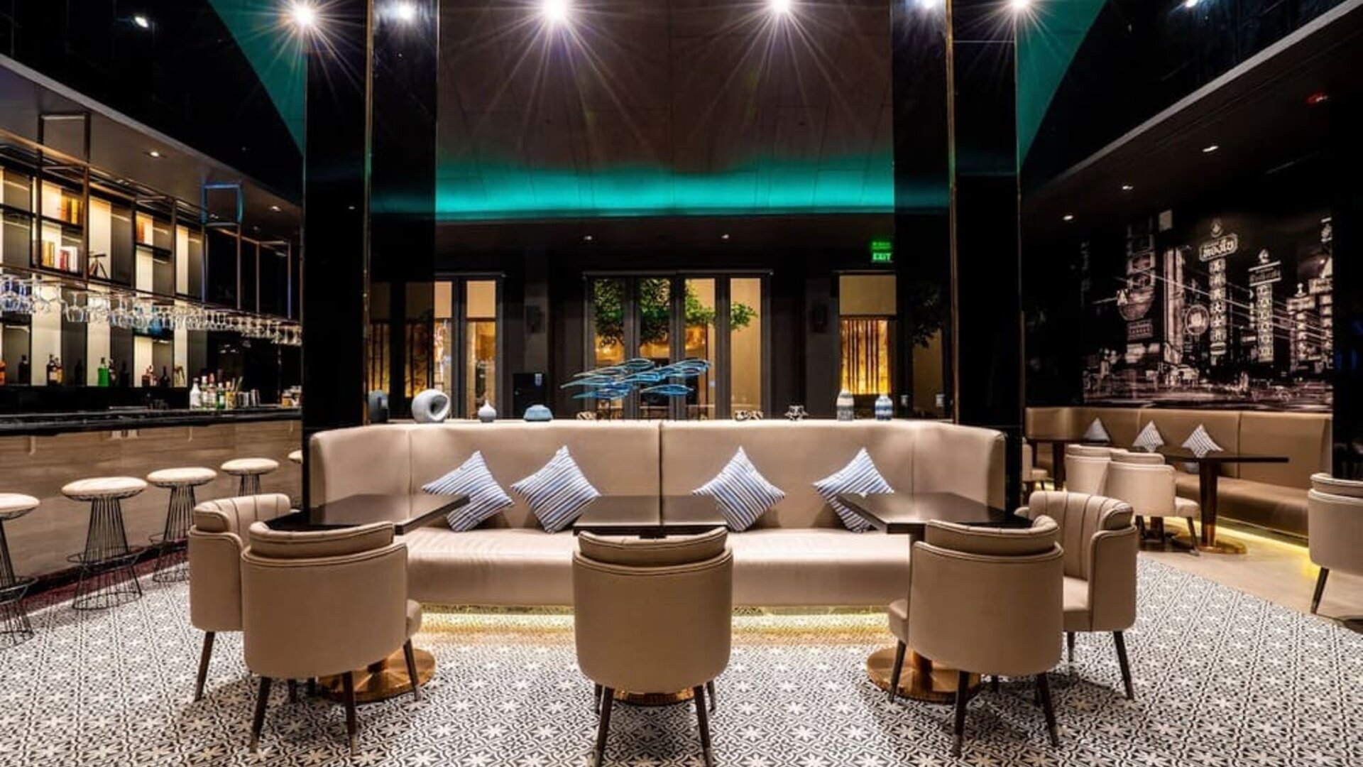 Bar at Divalux Resort & Spa Bangkok Suvarnabhumi Airport.