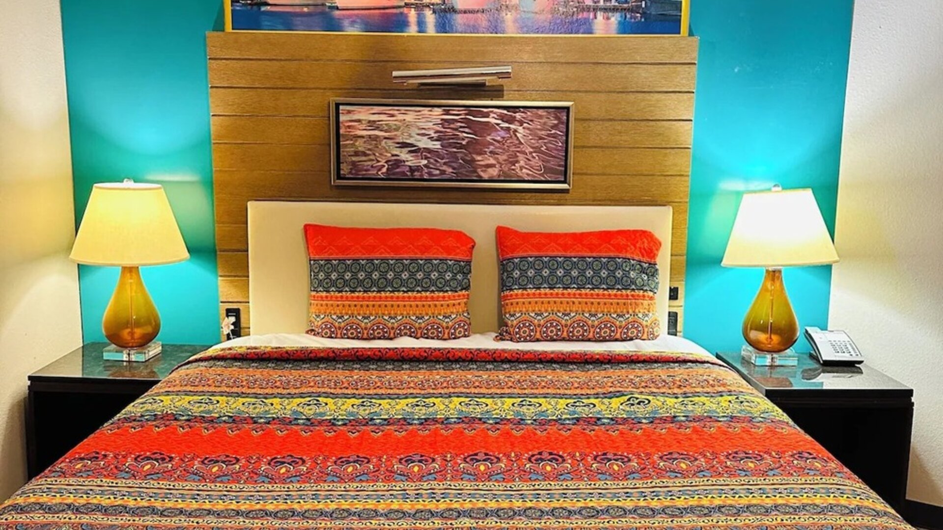 Day room at The Mt. Vernon Inn.