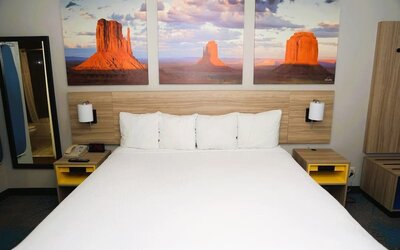 Day room at Days Inn By Wyndham East Albuquerque.