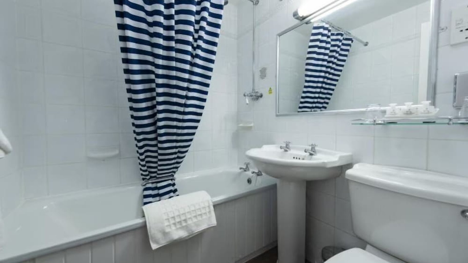 Bathroom at The Old Golf House Hotel.