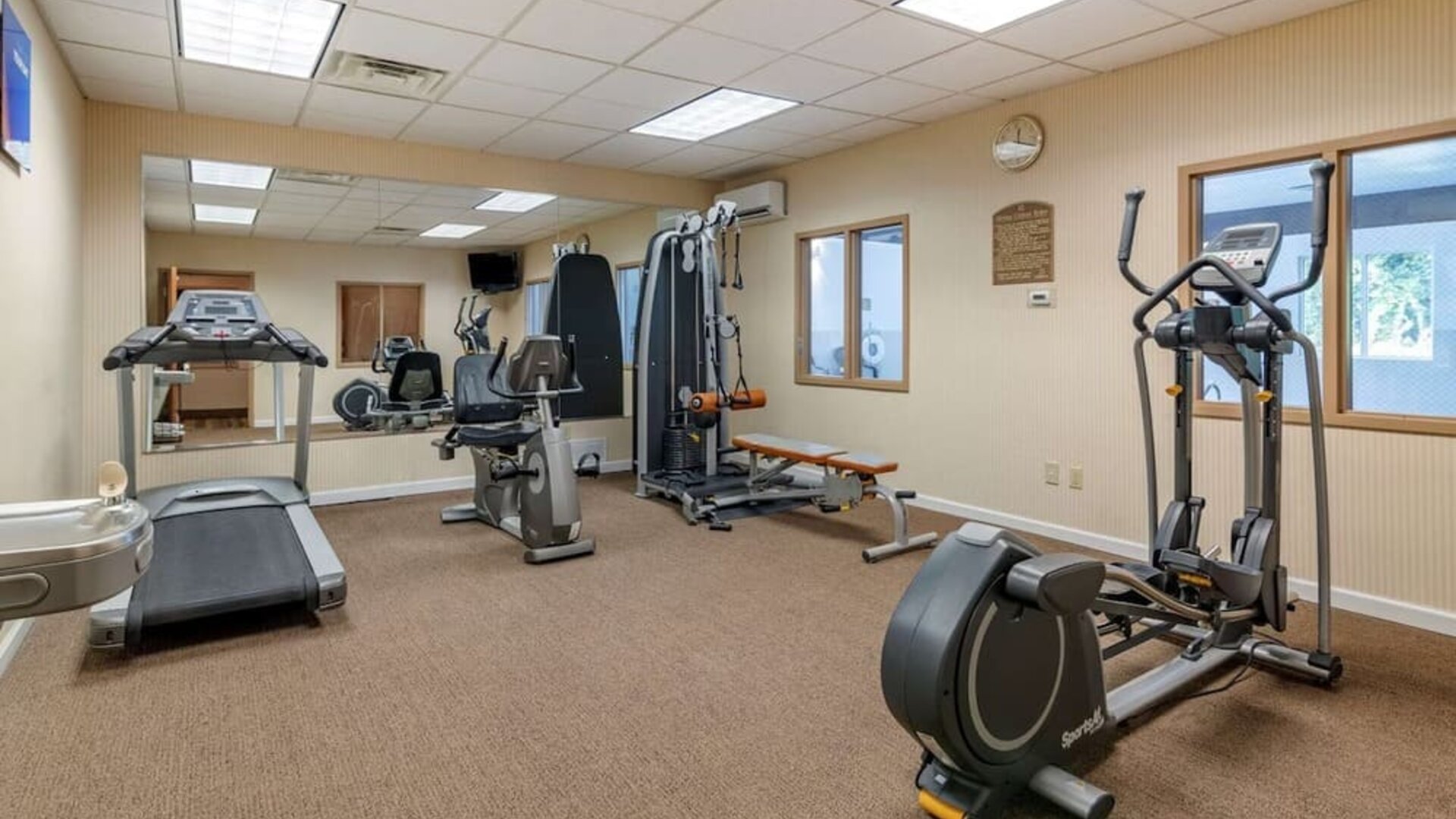 Fully equipped gym at Comfort Inn Glenmont - Albany South.