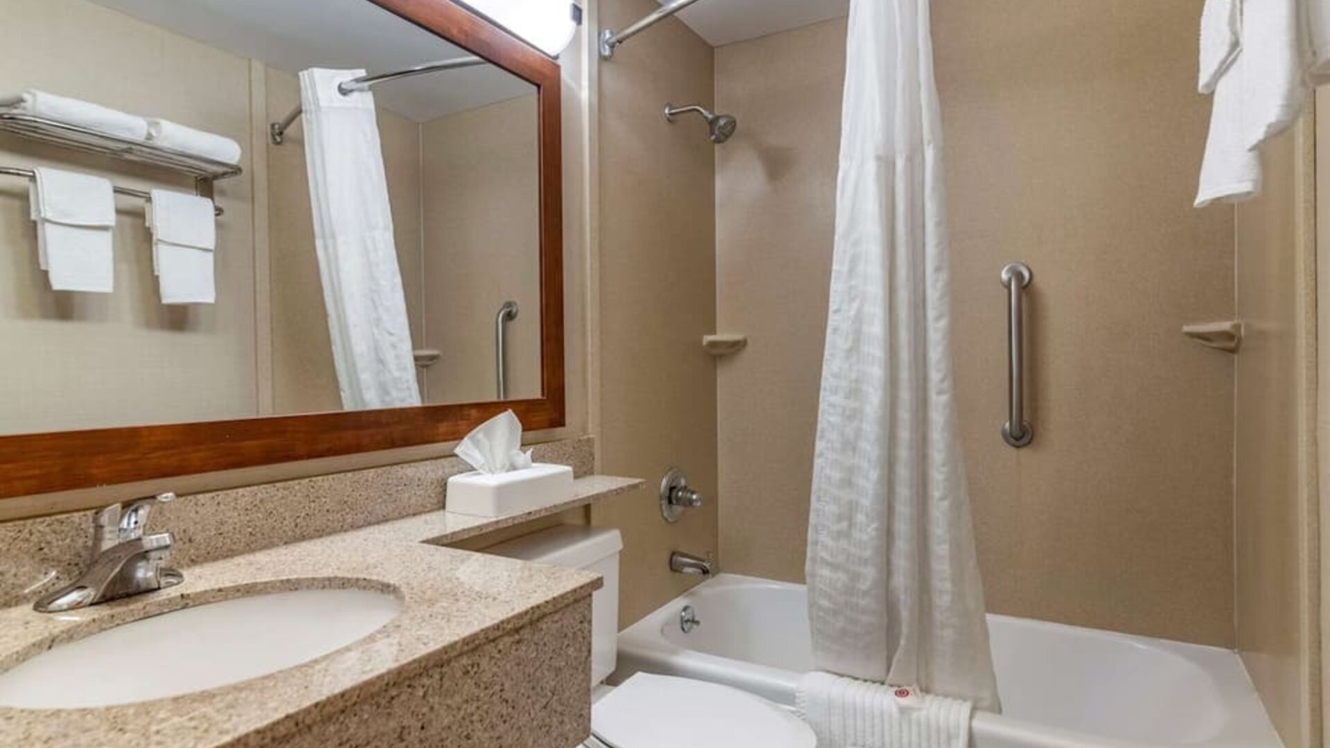 Bathroom with towels  at Comfort Inn Glenmont - Albany South.