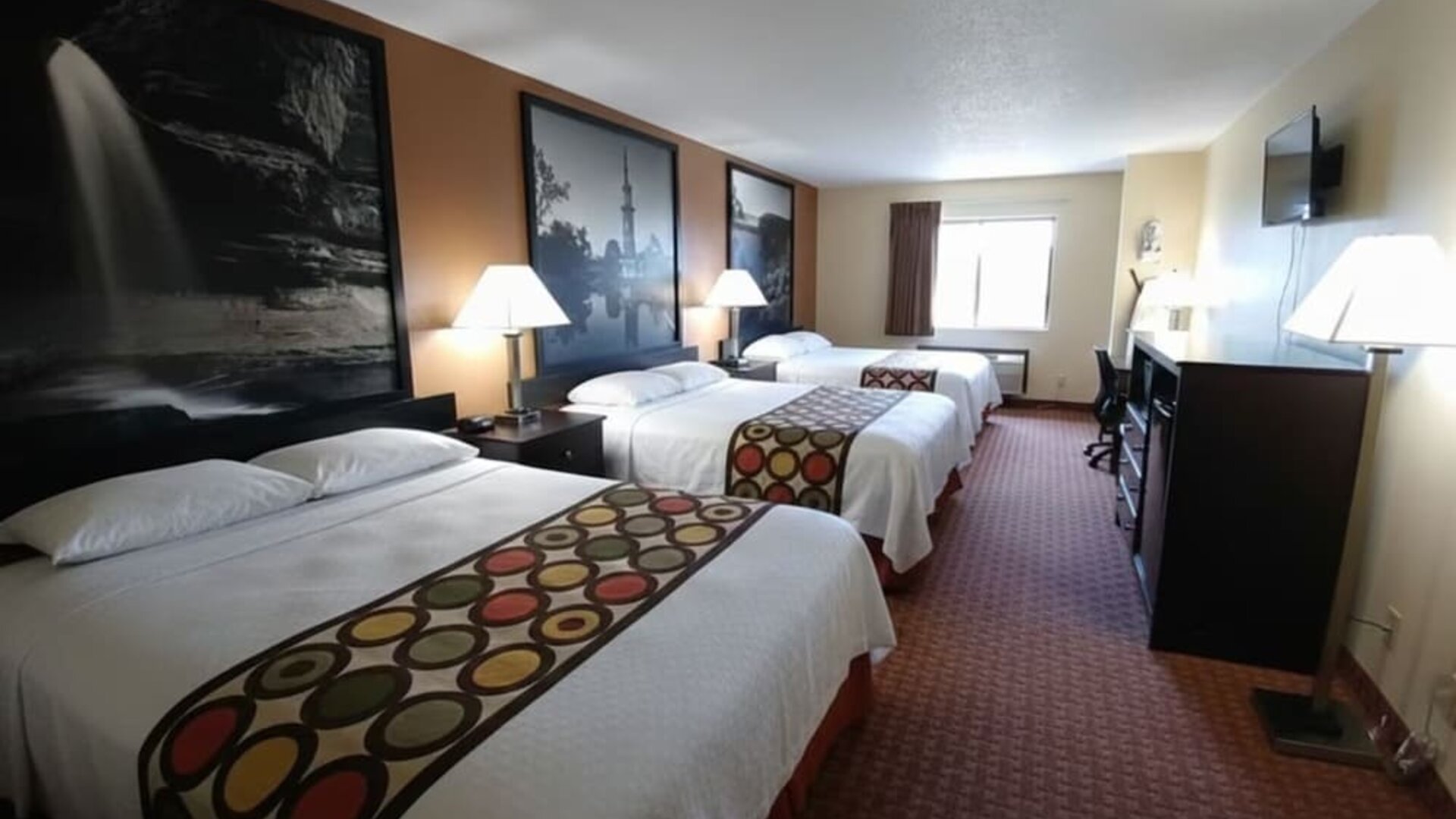 Day room at Coratel Inn And Suites By Jasper Wichita North