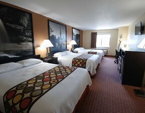 Day room at Coratel Inn And Suites By Jasper Wichita North