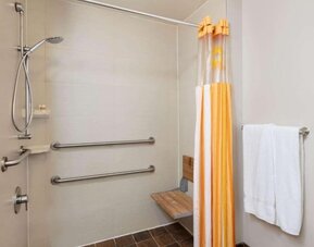 Bathroom at La Quinta Inn & Suites By Wyndham New York City Central Park.