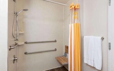 Bathroom at La Quinta Inn & Suites By Wyndham New York City Central Park.