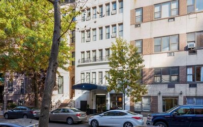 Exterior view of La Quinta Inn & Suites by Wyndham New York City Central Park.