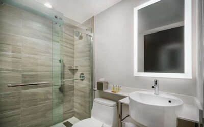 Modern bathroom at DoubleTree Times Square South.
