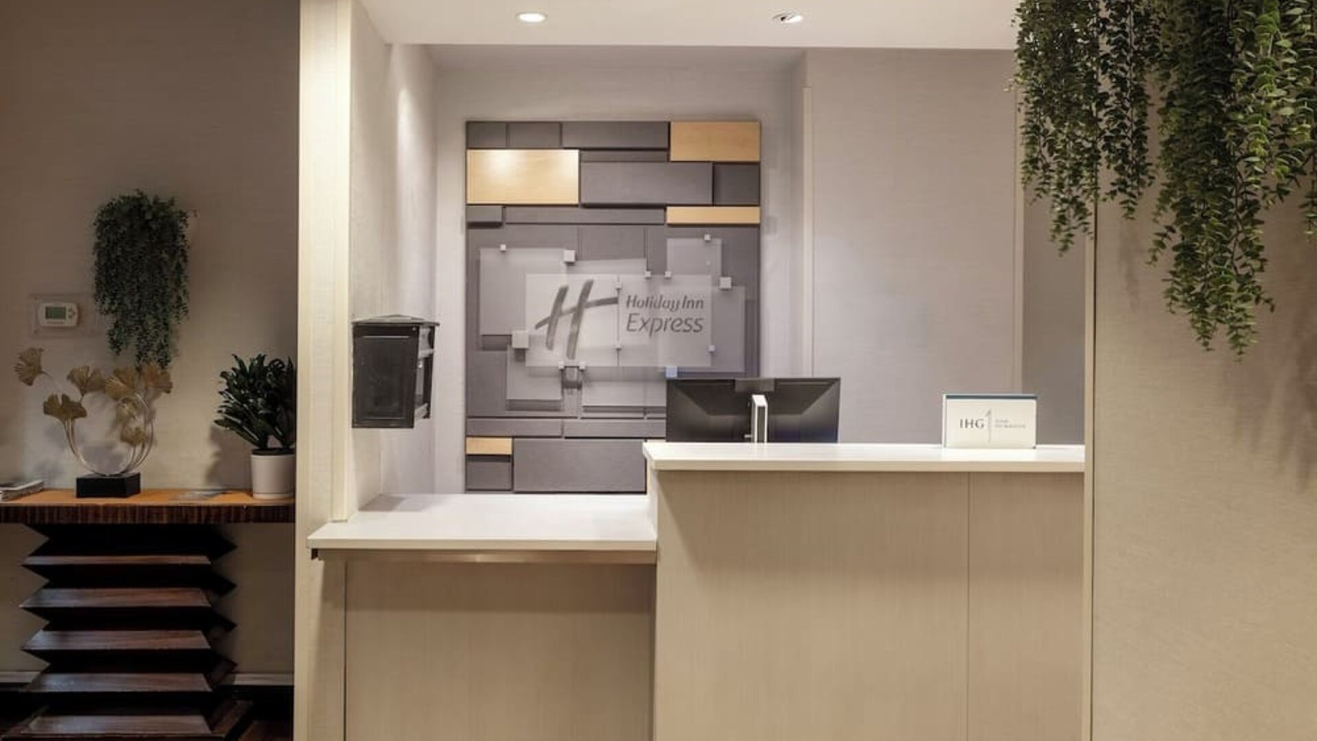 Welcoming reception at the Holiday Inn Express Times Square.