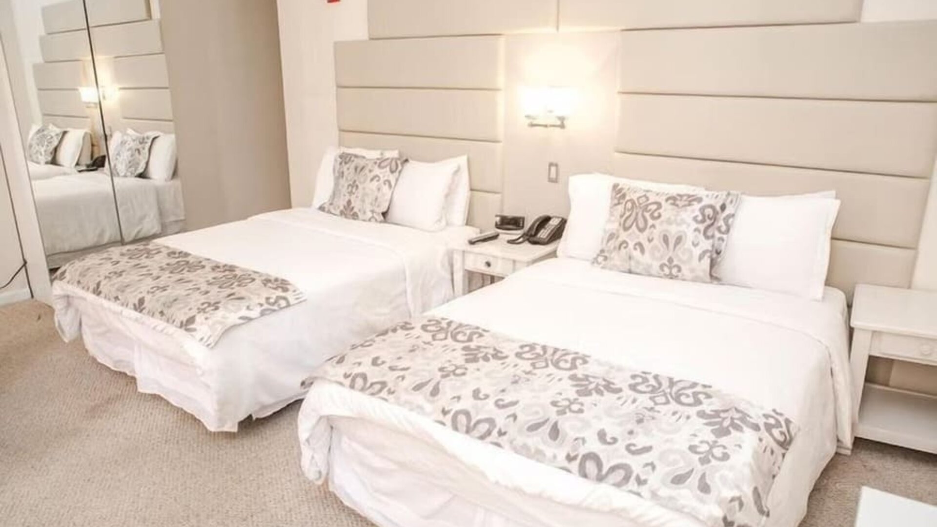 Day room at Da Vinci Hotel.