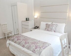 Day room at Da Vinci Hotel.