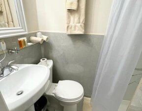 Bathroom at Da Vinci Hotel.
