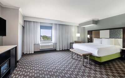 Day use room with natural light at Best Western Premier NYC Gateway.