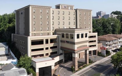 Exterior view of Best Western Premier NYC Gateway.