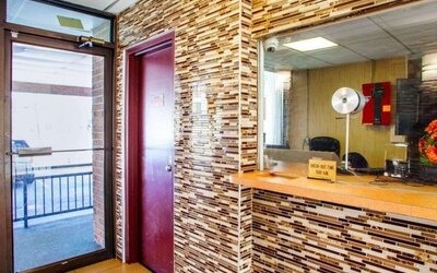 Receptin at Rodeway Inn Meadowlands.