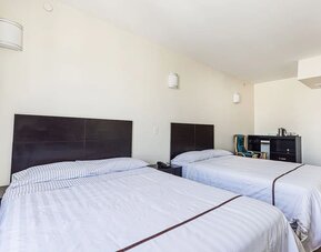 Day room at Astoria Inn LaGuardia Hotel.