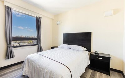 Day room at Astoria Inn LaGuardia Hotel.