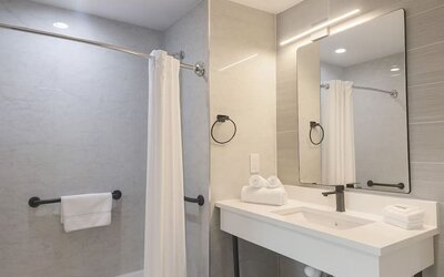 Bathroom at BKWAY HOTEL.