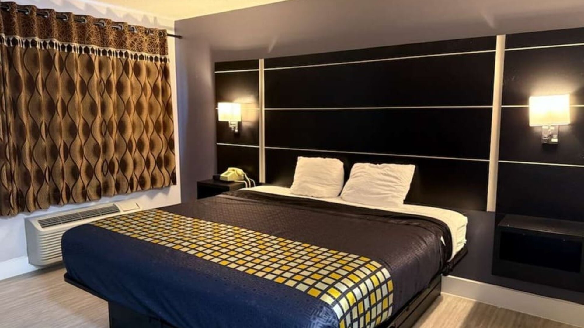 Day use room at Coratel Inn & Suites By Jasper Hastings.