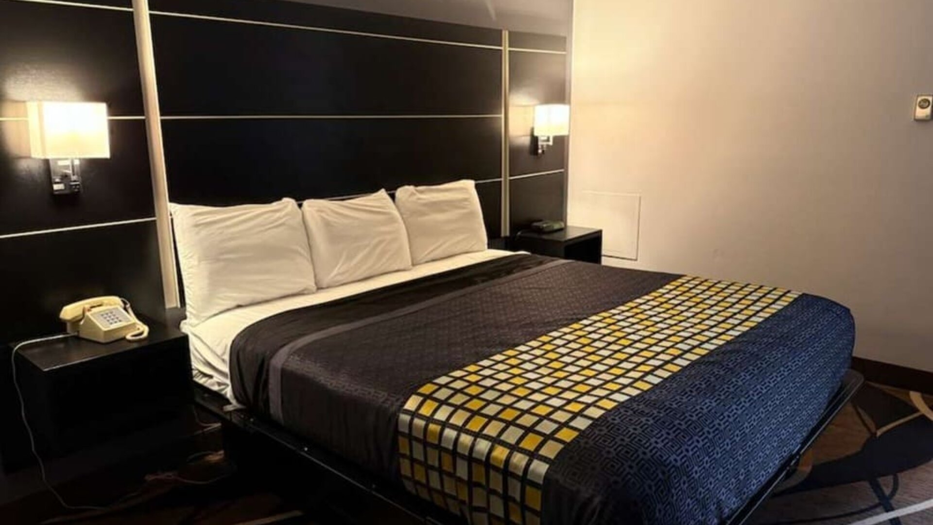 Day use room at Coratel Inn & Suites By Jasper Hastings.