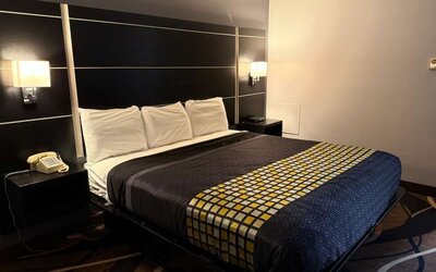 Day use room at Coratel Inn & Suites By Jasper Hastings.