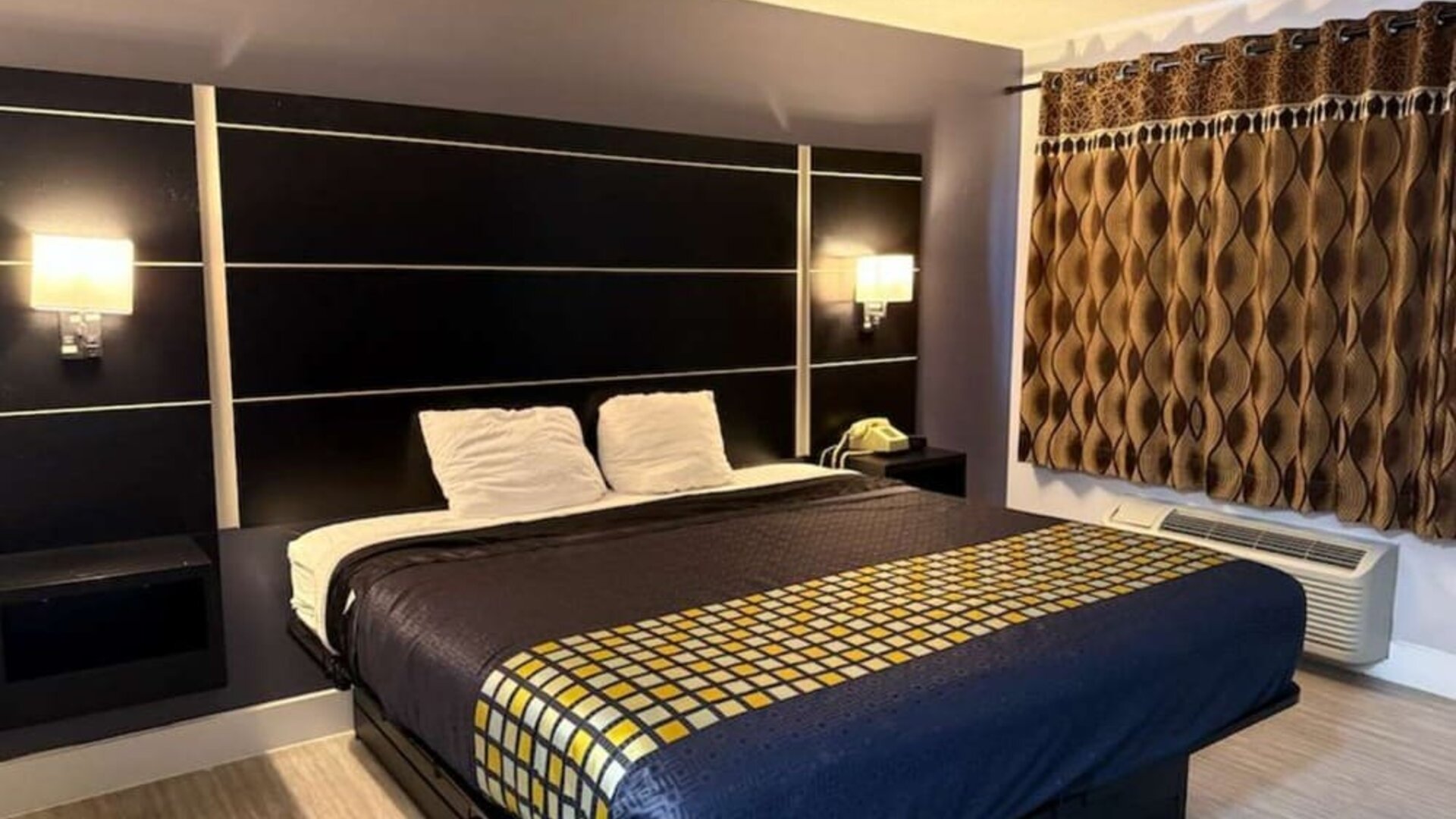 Day use room at Coratel Inn & Suites By Jasper Hastings.