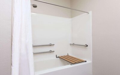 Bathroom at Hotel Piney Woods.