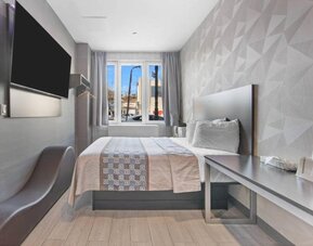 Day use room with natural light at Hotel 365 Bronx.
