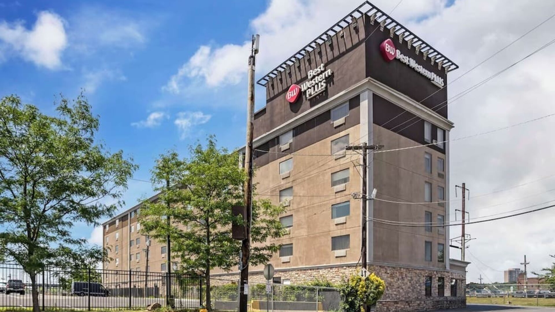 Exterior view of Best Western Plus Newark Airport West