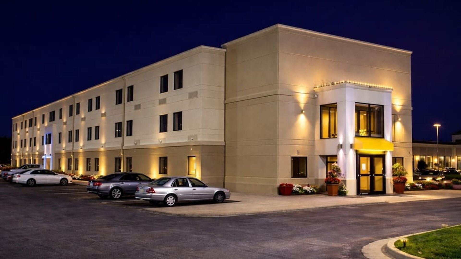 Exterior view of Coratel Inn And Suites By Jasper Wichita North.