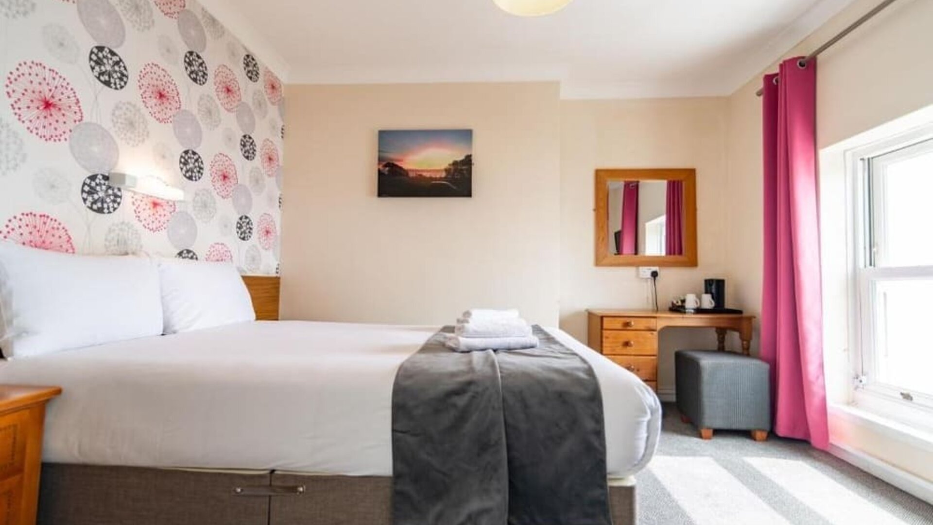 Day room with workspace at The Southcliff Hotel.